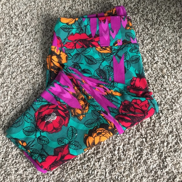 LuLaRoe Tall and Curvy Leggings - Picture 2 of 4